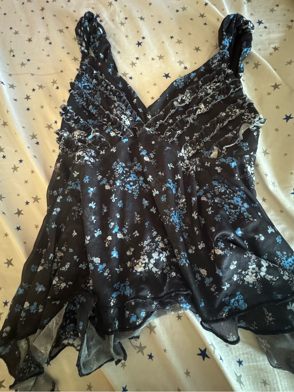 Black Floral Ruffle Camisole/Babydoll with Blue & White floral print.

Used. 💙